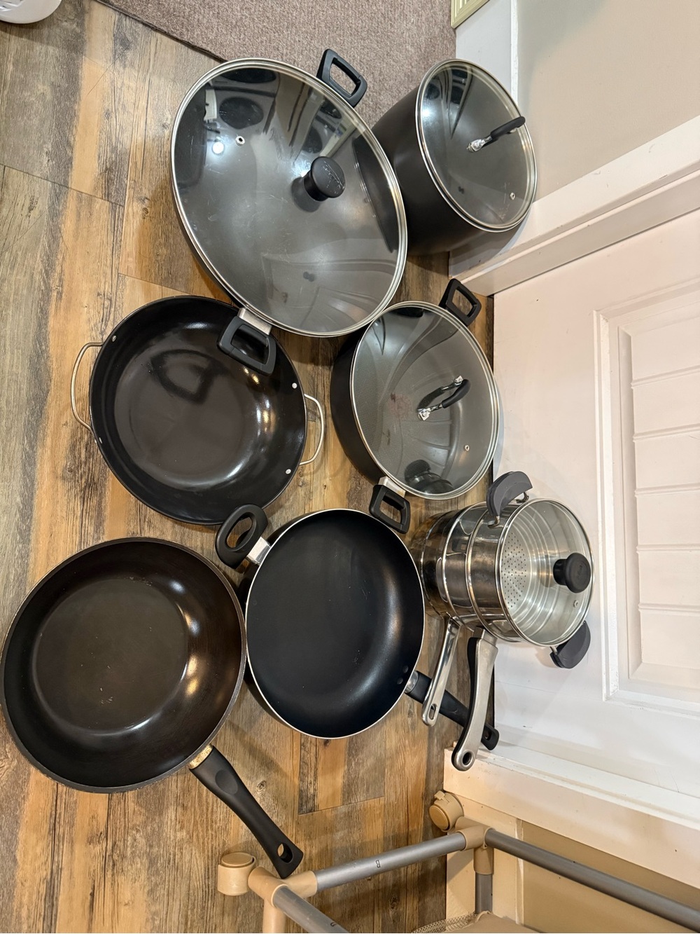 Black Nonstick Cookware Set - Multi-Piece Home Kitchen Pots and Pans